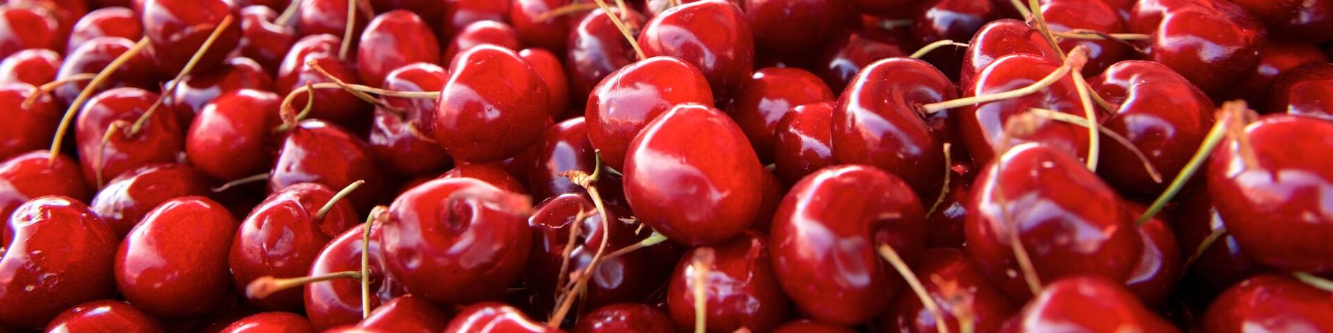 Kauppatori Market Square showing food