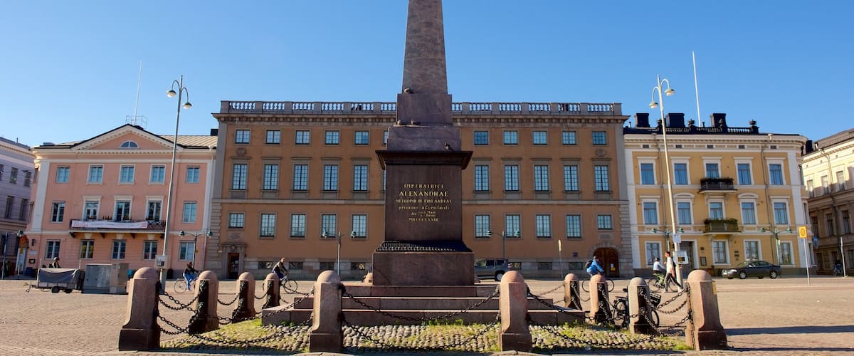 Kauppatori Market Square which includes a square or plaza, a city and a monument