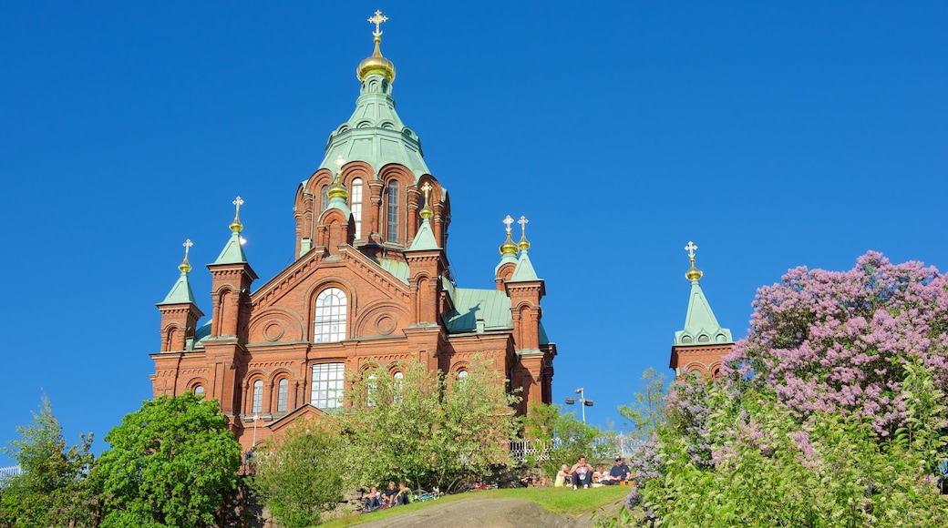 Finlandia ofreciendo arquitectura patrimonial y una iglesia o catedral