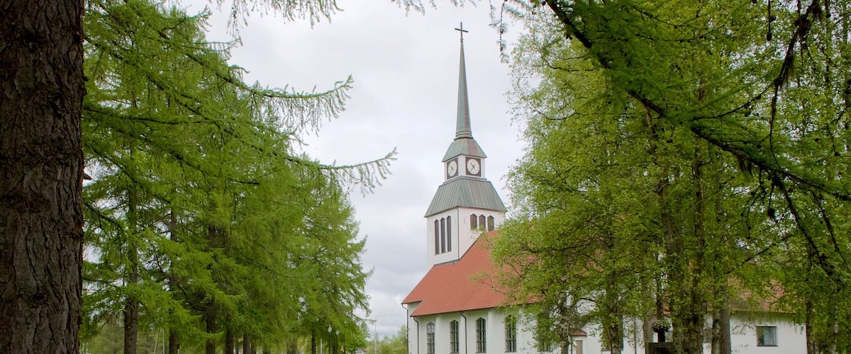 Kuusamo Church which includes religious elements, a park and a church or cathedral