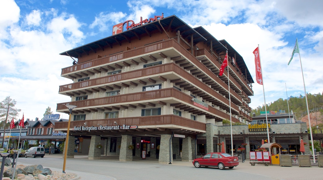 Rukatunturi showing a small town or village, signage and a hotel