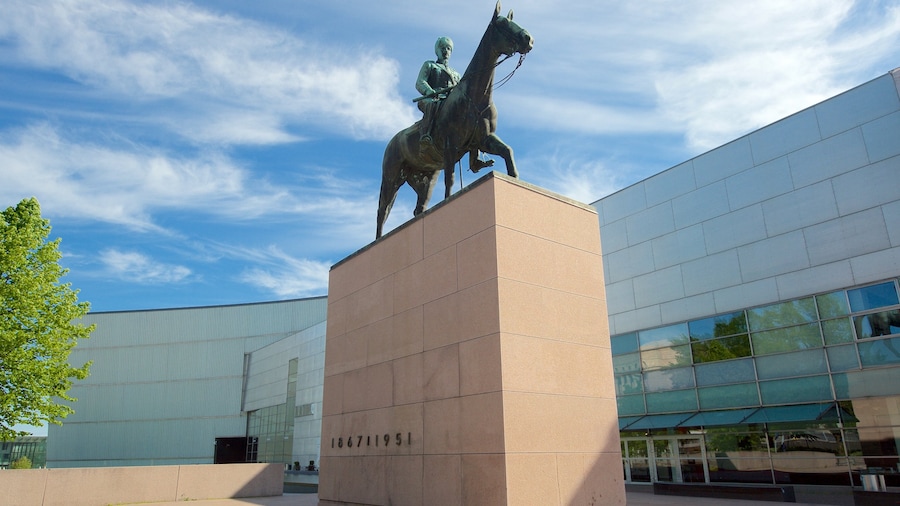 Mannerheim Statue featuring a memorial and a statue or sculpture