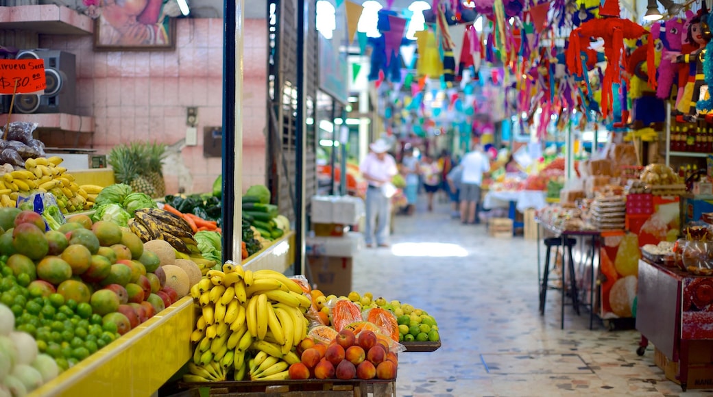 ตลาดเทศบาล Jose Maria Pino Suarez ซึ่งรวมถึง อาหาร และ ตลาด