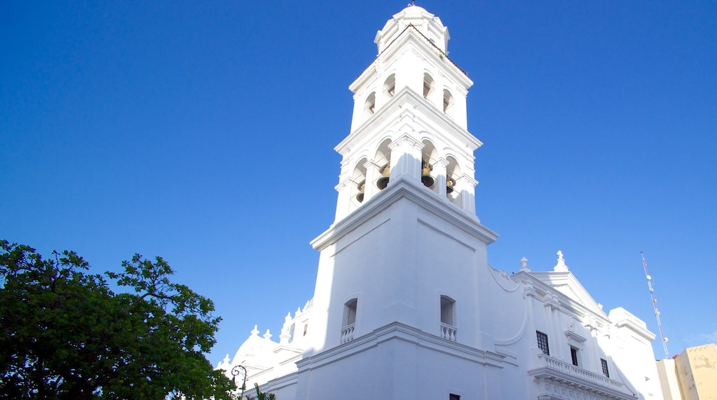 Veracruz Cathedral showing a church or cathedral, heritage architecture and religious elements