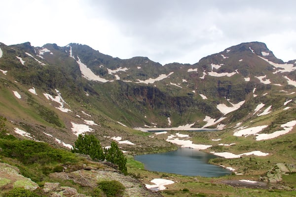 Andorre qui includes montagnes, scĂšnes tranquilles et neige