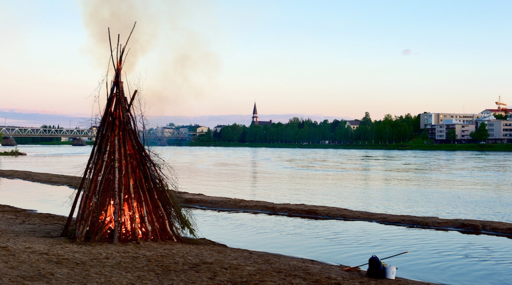 Finlandia mostrando un río o arroyo