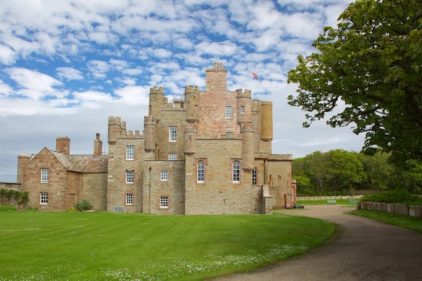 Castle of Mey showing a castle, heritage elements and heritage architecture
