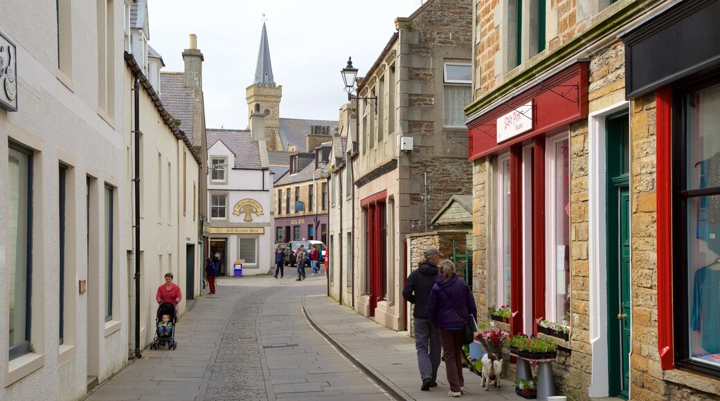 Stromness which includes street scenes