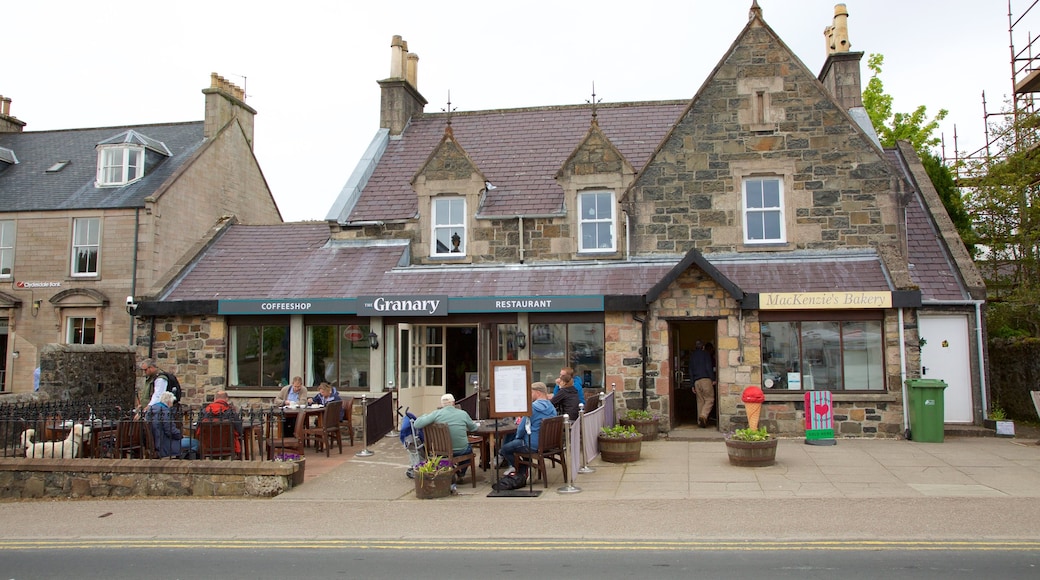 Portree which includes heritage architecture, dining out and cafe scenes