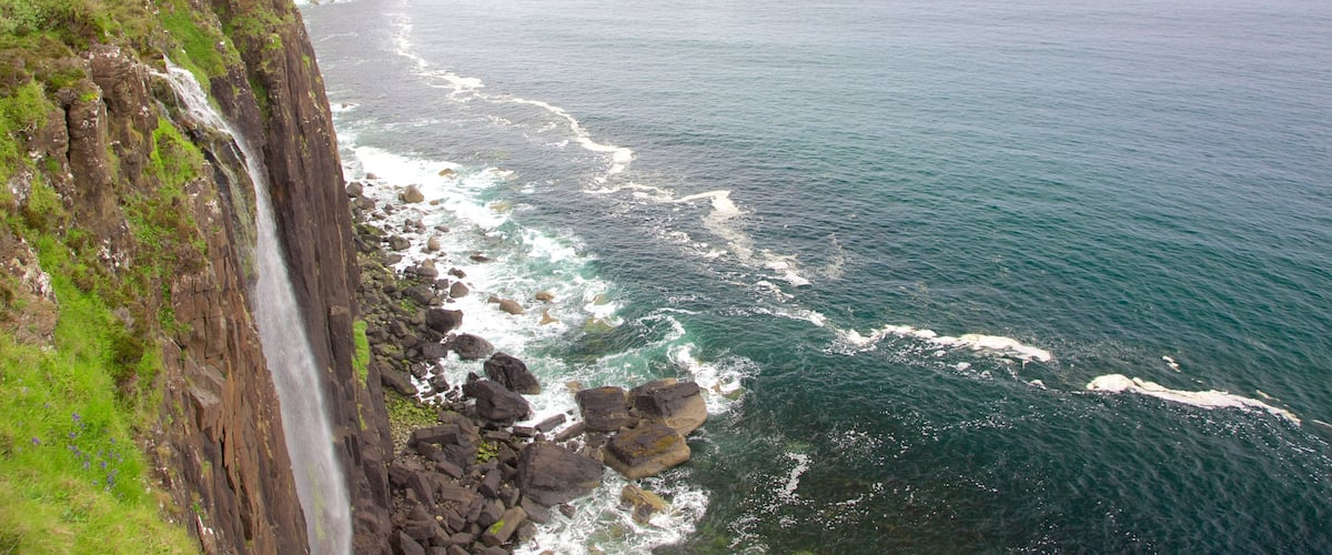 Kilt Rock que incluye costa rocosa