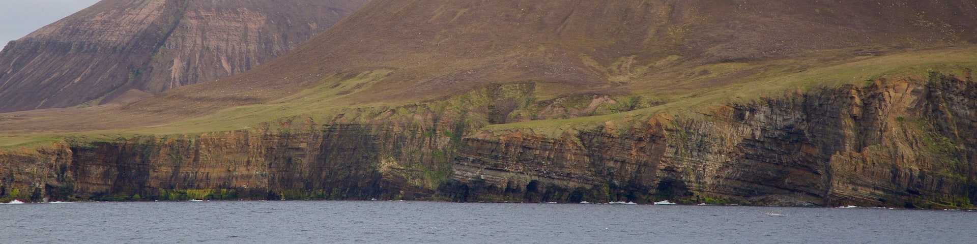 Ward Hill mit einem Berge und schroffe Küste
