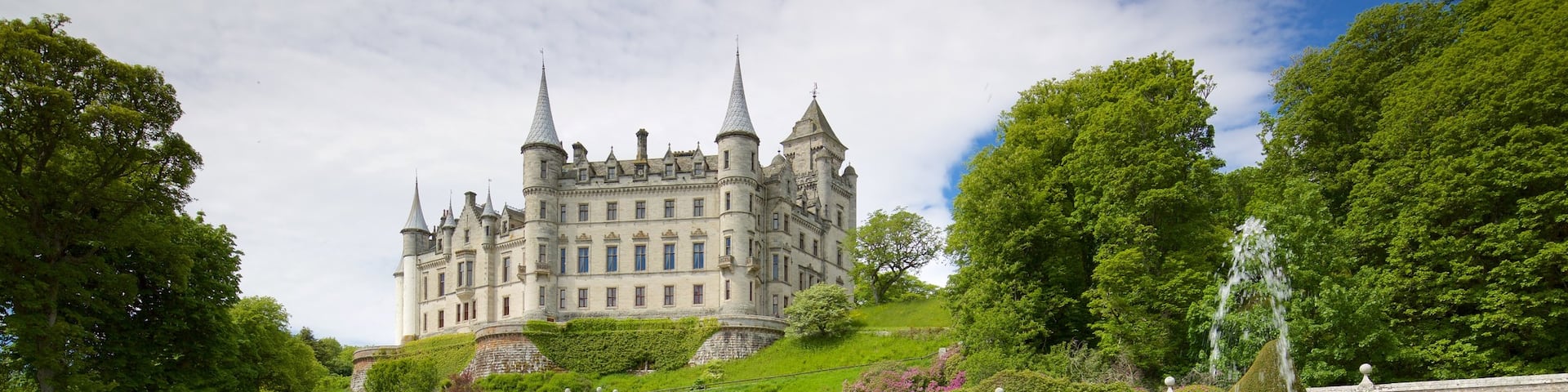 Dunrobin Castle welches beinhaltet Garten, Springbrunnen und historische Architektur