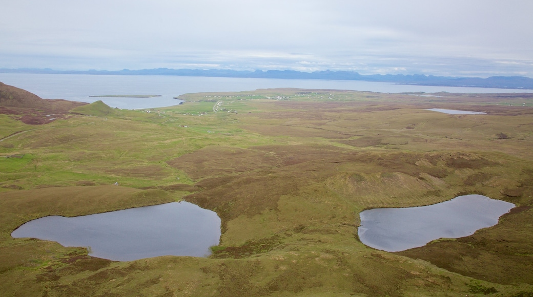 Quiraing showing tranquil scenes, a pond and general coastal views