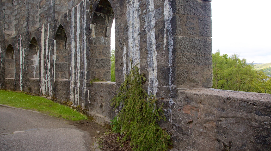 McCaig\'s Tower mostrando elementos del patrimonio y patrimonio de arquitectura