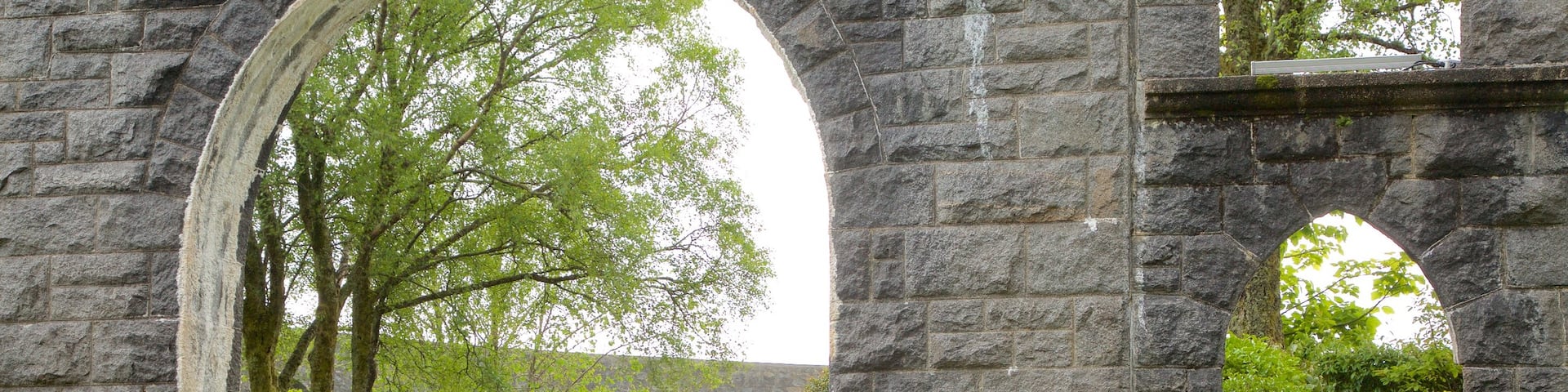 McCaig\'s Tower welches beinhaltet Geschichtliches und historische Architektur