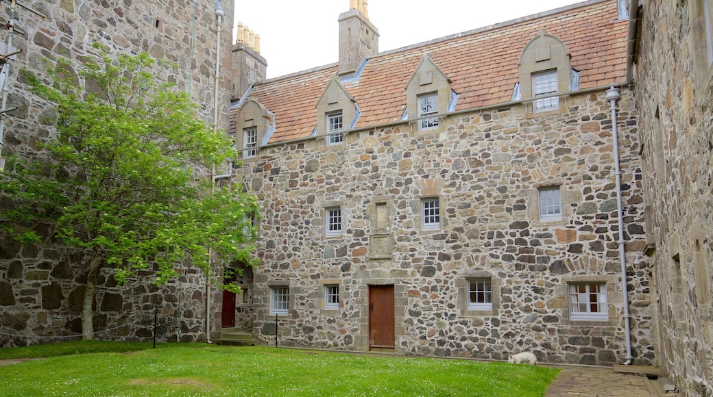 Duart Castle featuring château or palace, heritage elements and heritage architecture