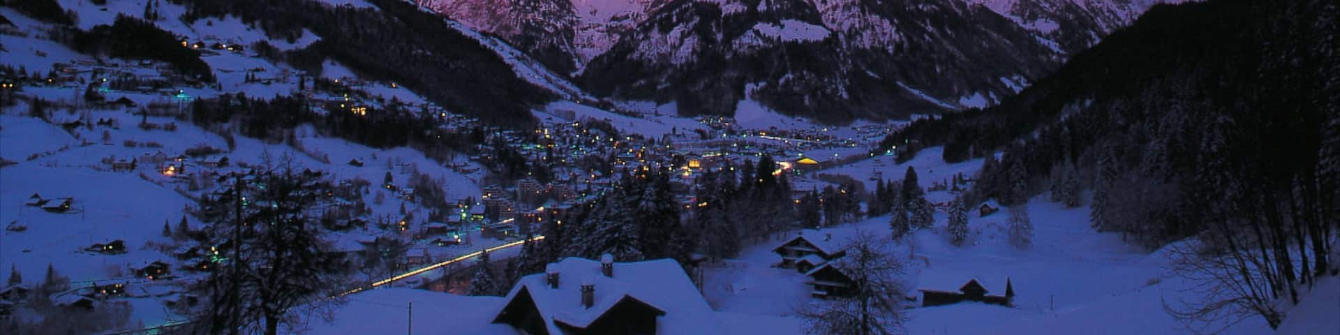 Engelberg showing a small town or village, a house and a sunset