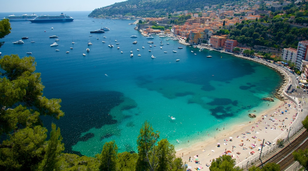 Französische Riviera welches beinhaltet Bucht oder Hafen, Bootfahren und Sandstrand