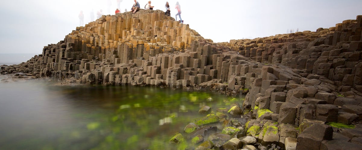 Giant\'s Causeway featuring heritage elements, a monument and general coastal views