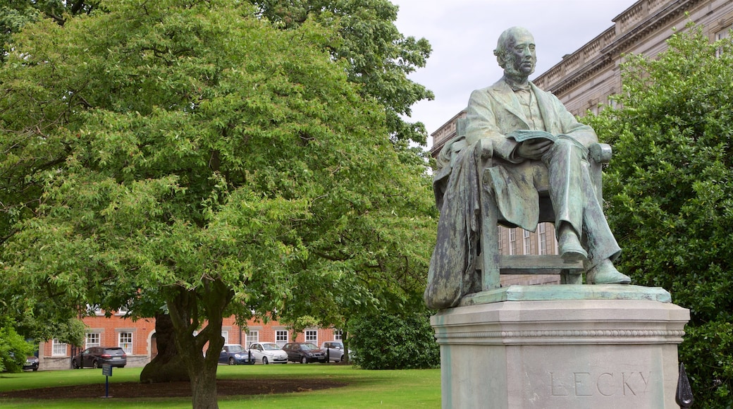 Trinity College featuring a statue or sculpture, heritage elements and a monument