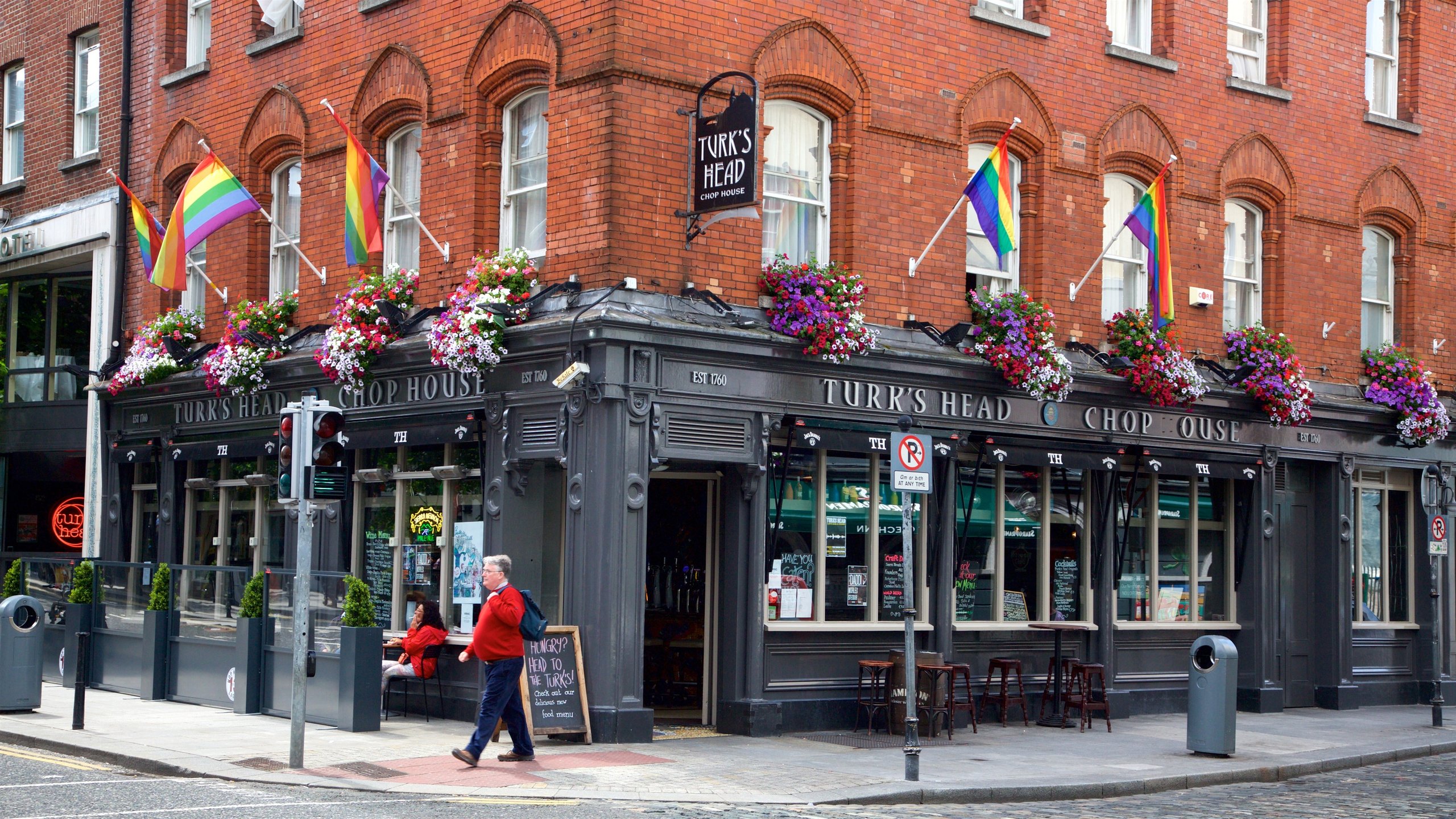 Dublin som inkluderar caféer, restauranger och gatuliv