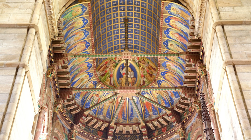 St Fin Barre\'s Kathedrale das einen Innenansichten, Geschichtliches und religiöse Elemente