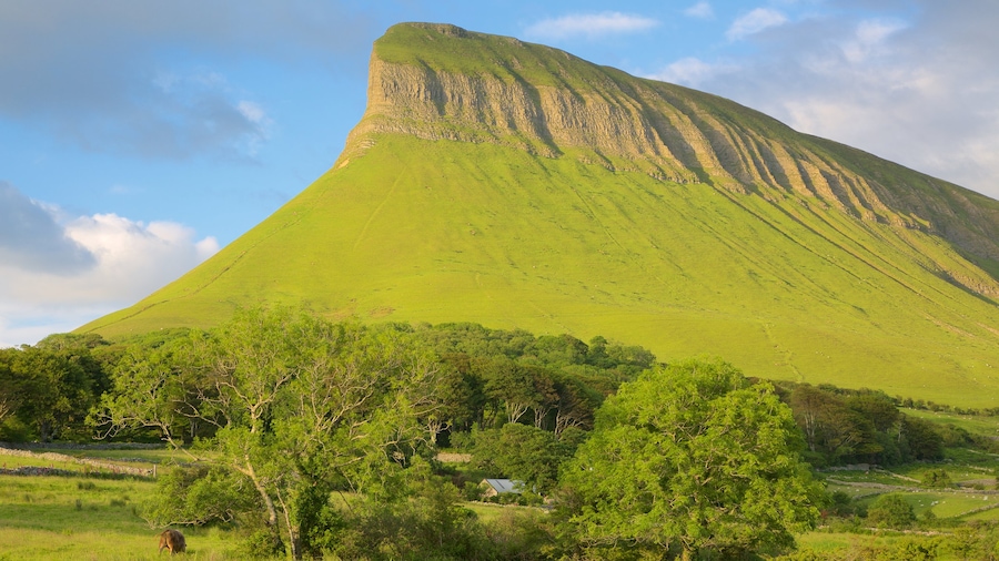 Ben Bulben mostrando montañas y escenas tranquilas