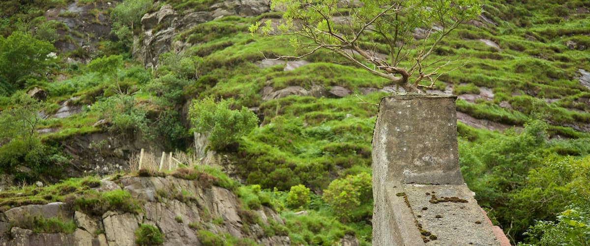 Gap of Dunloe ofreciendo ruinas de edificios