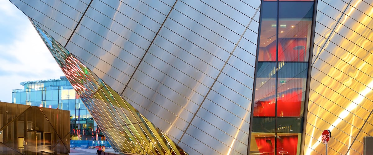 Bord Gais Energy Theatre featuring a city, street scenes and theatre scenes