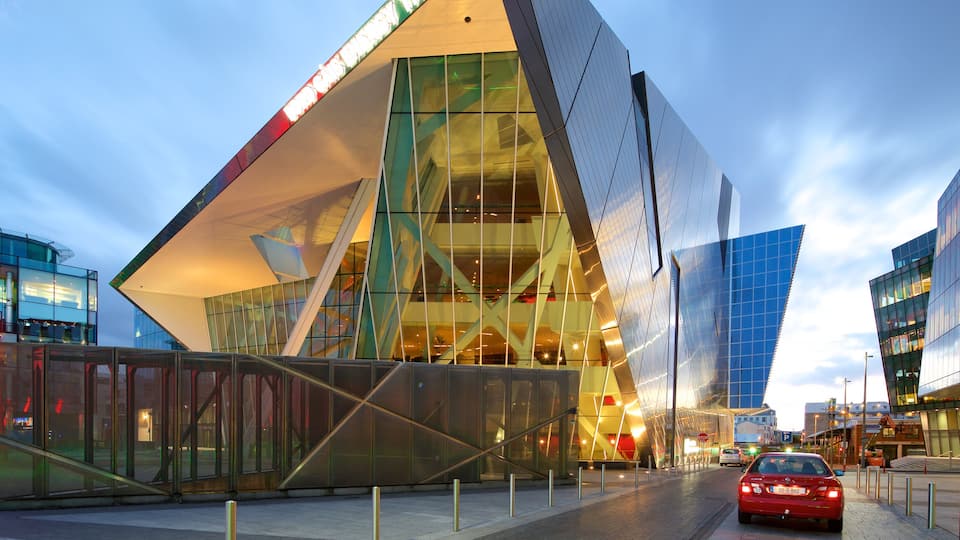 Bord Gais Energy Theatre ofreciendo escenas de teatro, una ciudad y escenas cotidianas