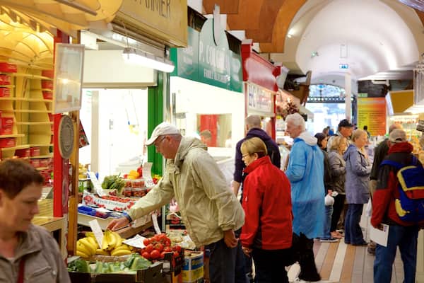English Market montrant vues intérieures, nourriture et marchés