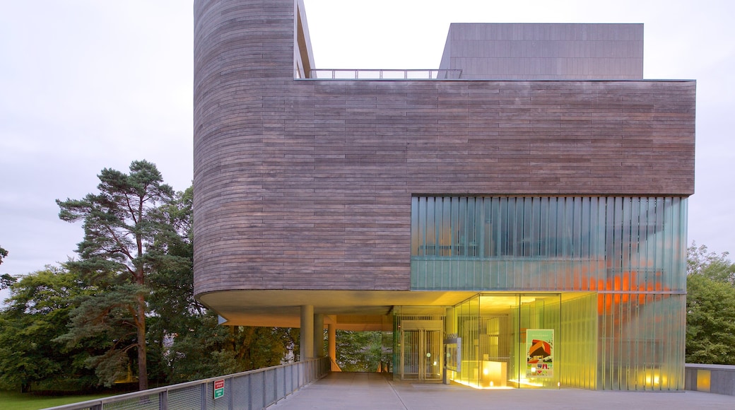 Glucksman Gallery mostrando arquitectura moderna