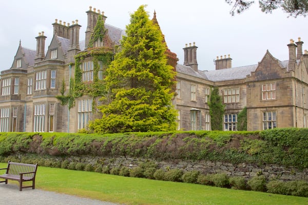 Muckross House qui includes patrimoine historique, château ou palais et patrimoine architectural
