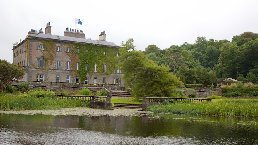 Westport House mostrando un río o arroyo, patrimonio de arquitectura y castillo o palacio