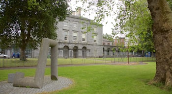 Jagdmuseum welches beinhaltet Statue oder Skulptur, Kunst und Geschichtliches