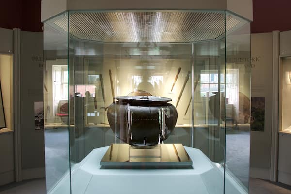 Hunt Museum featuring heritage elements and interior views