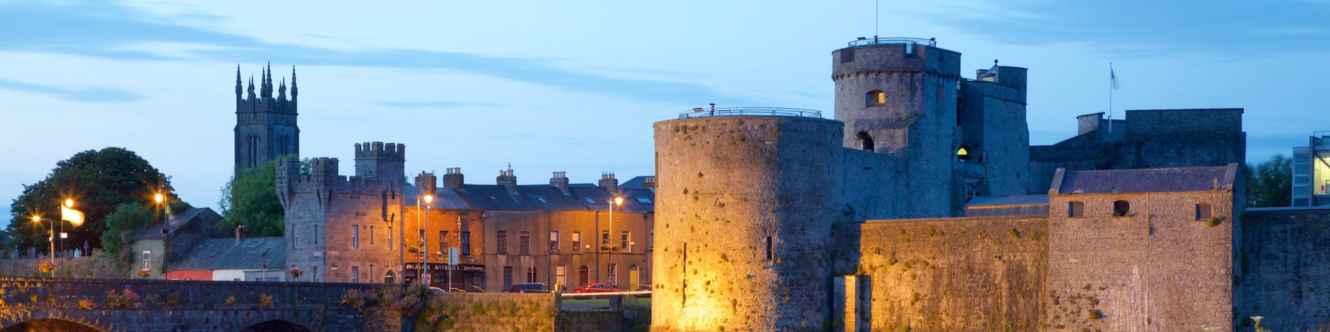 King John\'s Castle showing chateau or palace, heritage architecture and a river or creek
