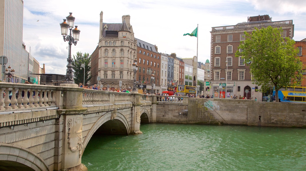 O\'Connell Bridge showing a bridge, a river or creek and a city