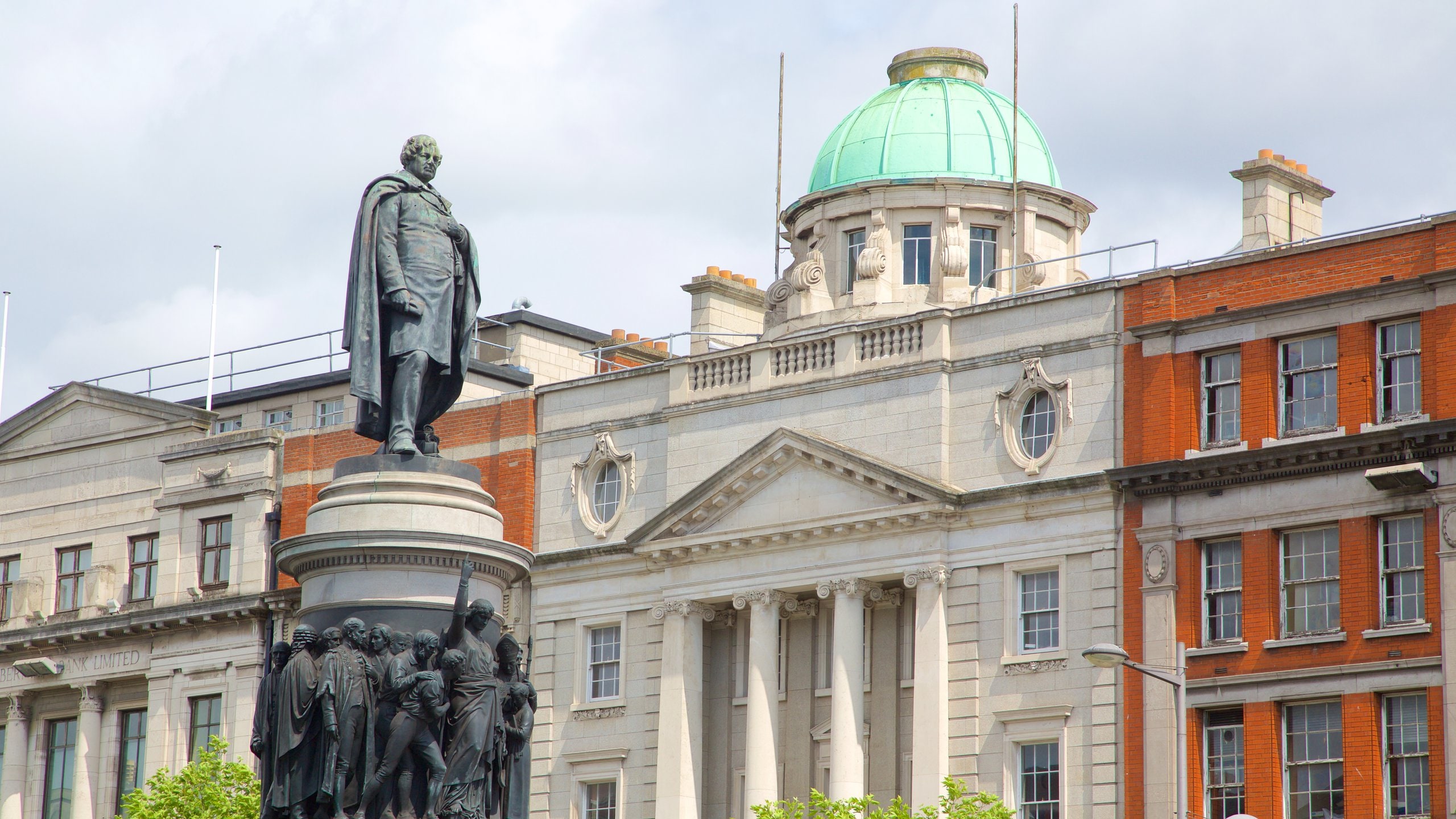 Daniel O'Connell Statue, City Centre Dublin holiday