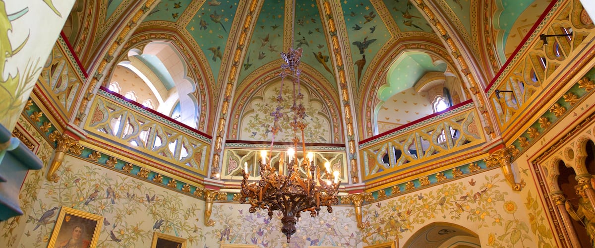 Castell Coch ofreciendo arte, una iglesia o catedral y patrimonio de arquitectura