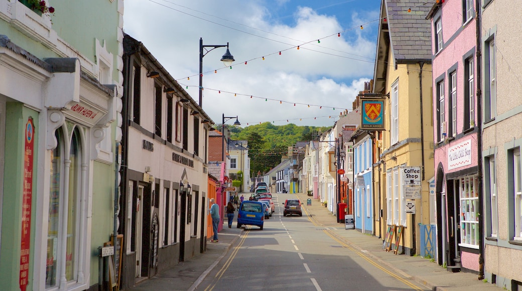 Beaumaris which includes street scenes