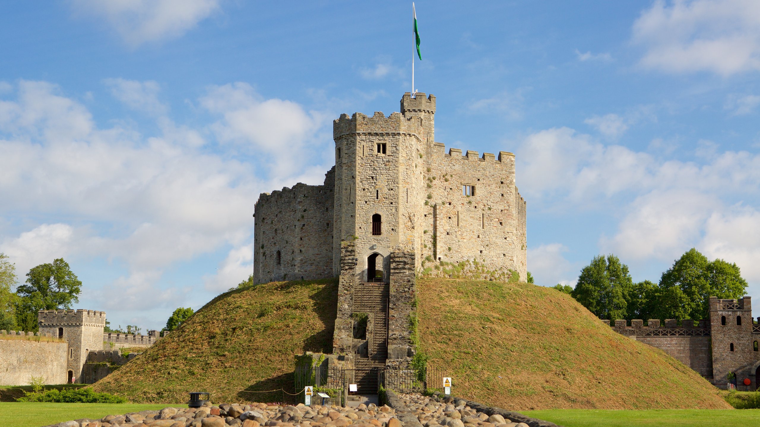 Cardiff Castle which includes heritage architecture, heritage elements and a castle