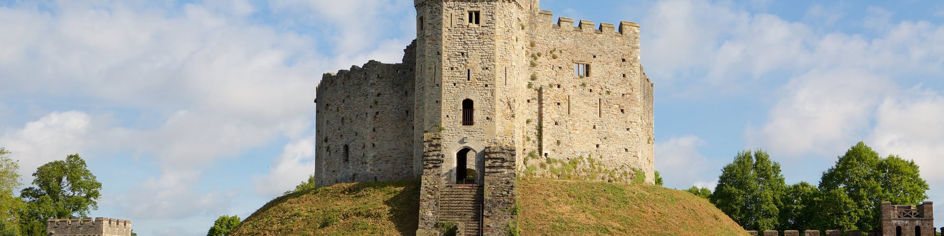 Cardiff Castle mostrando castillo o palacio, elementos del patrimonio y patrimonio de arquitectura