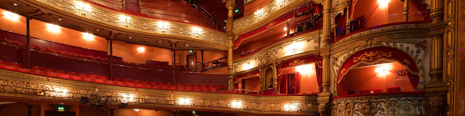 Grand Opera House mit einem Theater, Geschichtliches und Innenansichten