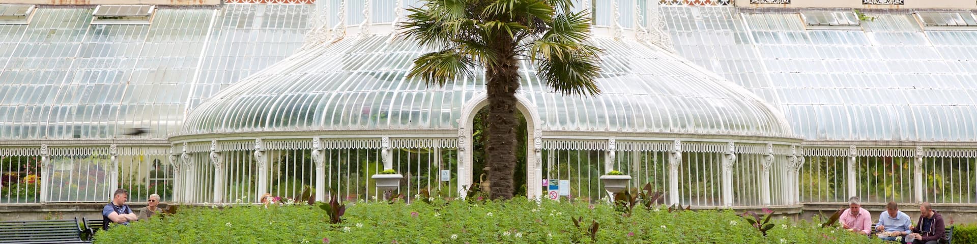 Belfast Botanic Gardens which includes heritage elements, heritage architecture and a park
