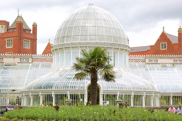 Belfast Botanic Gardens qui includes patrimoine historique, parc et patrimoine architectural