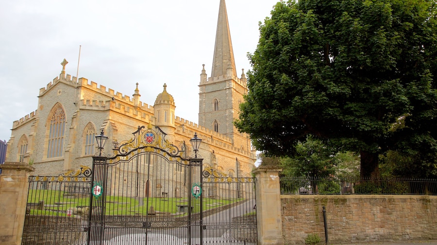 St. Columb\'s Cathedral featuring a church or cathedral, heritage elements and heritage architecture