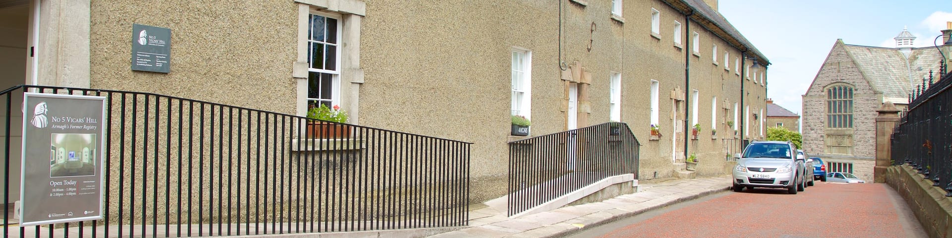 アーマー フィーチャー ストリート シーン