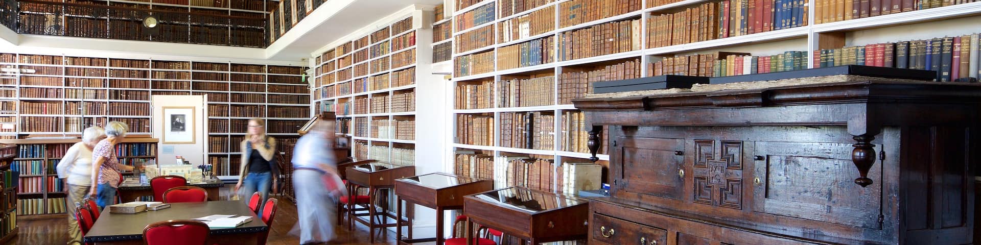 Armagh showing interior views, heritage elements and an administrative buidling