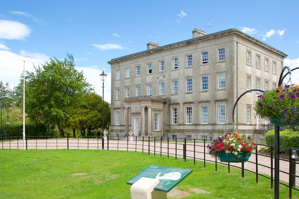 Armagh featuring heritage architecture, flowers and a castle